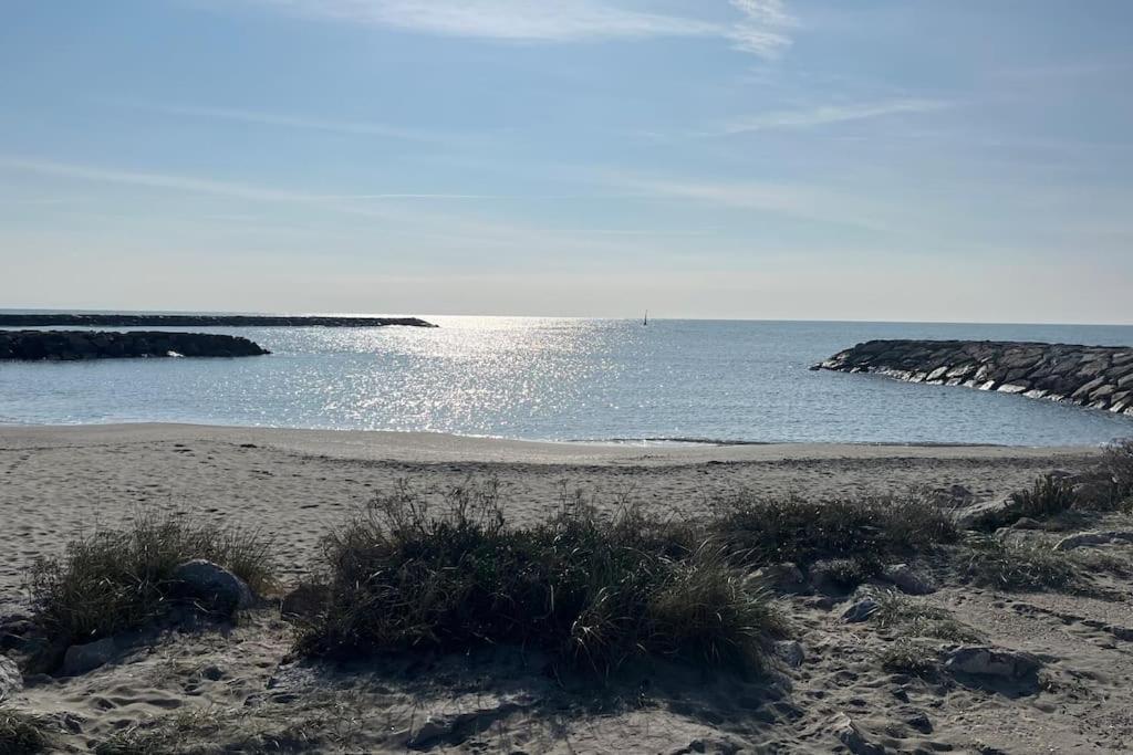 Appartement Saintes Maries De La Mer Exteriör bild